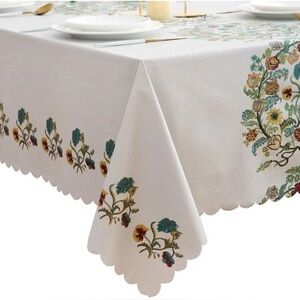 Vinyl Tablecloth 52 x 70 in Exquisite Floral Plastic Stain Resistant Waterproof.